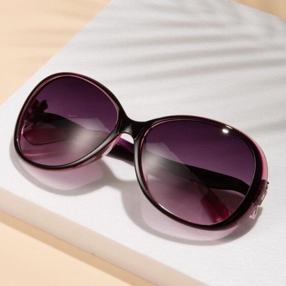 Purple Oversized Sunglasses Silver Butterfly Detail on Sides New in Case - Picture 3 of 8